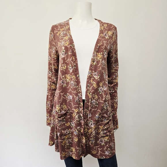 Agnes & Dora Sweaters - Agnes & Dora Essential Cardigan Size M Western Floral Button Front V-Neck NWT
